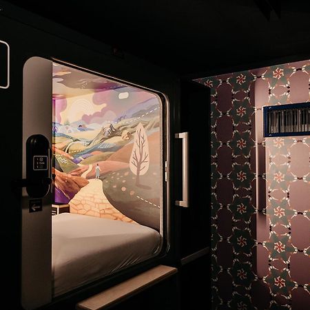 Capsule Hotel - Lucerne Old Town Eksteriør billede