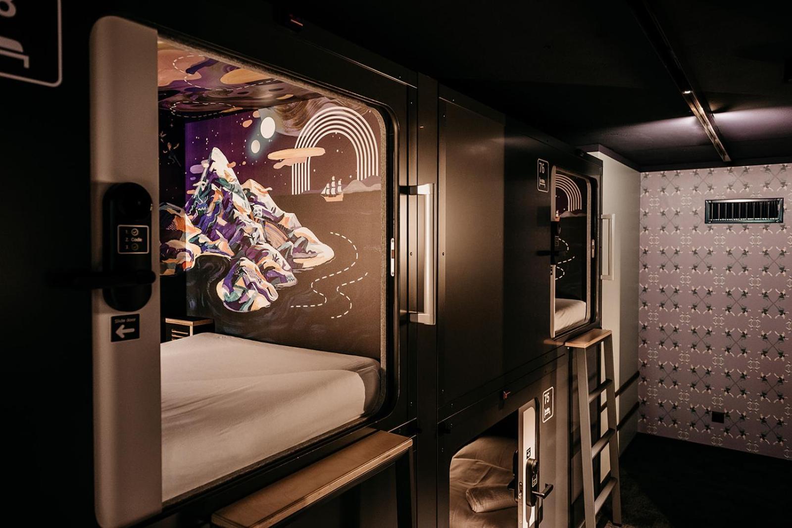 Capsule Hotel - Lucerne Old Town Eksteriør billede