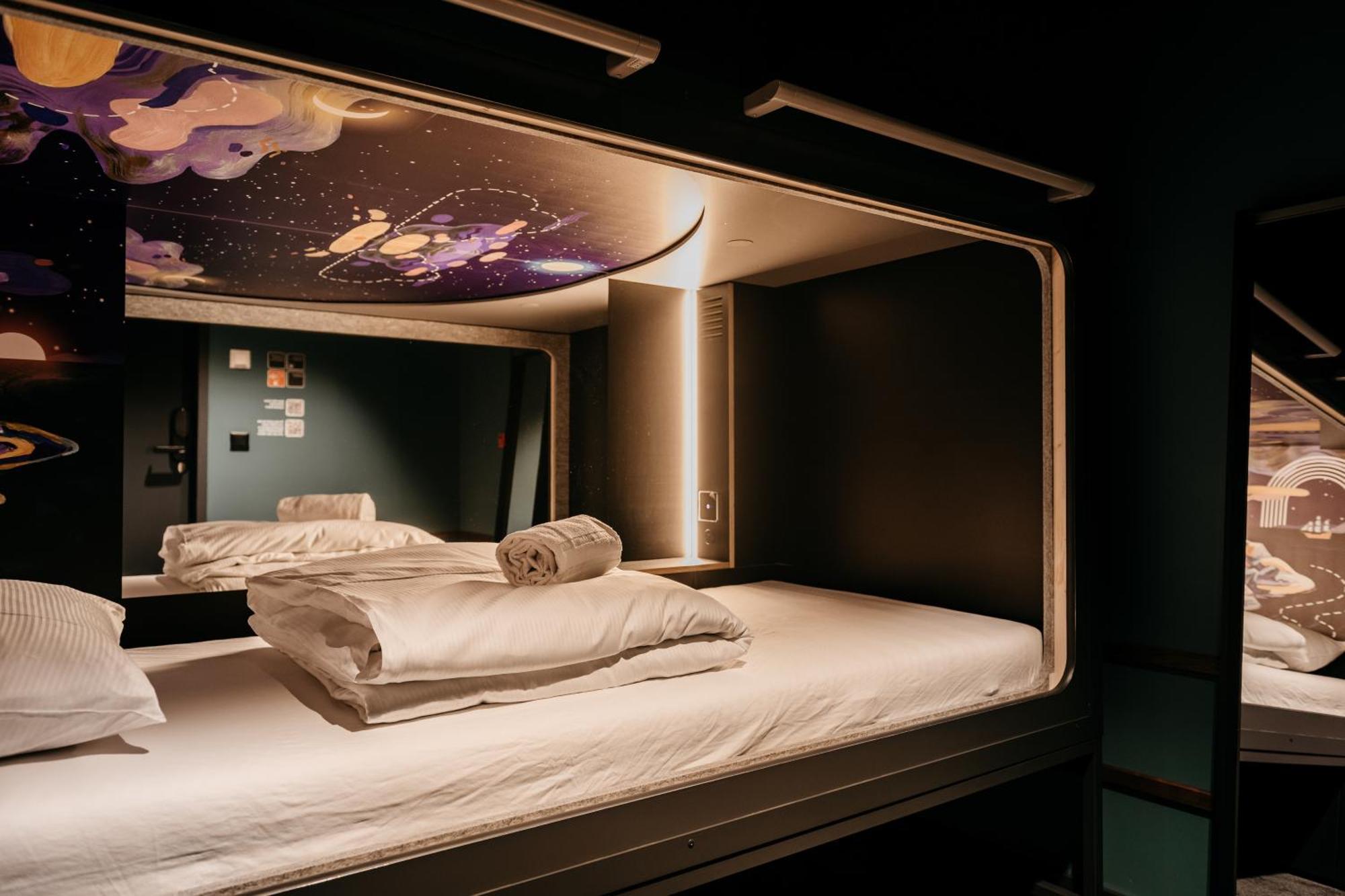 Capsule Hotel - Lucerne Old Town Eksteriør billede