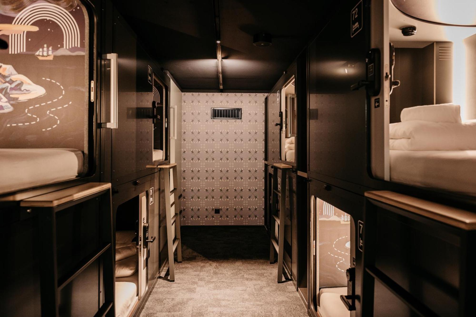 Capsule Hotel - Lucerne Old Town Eksteriør billede