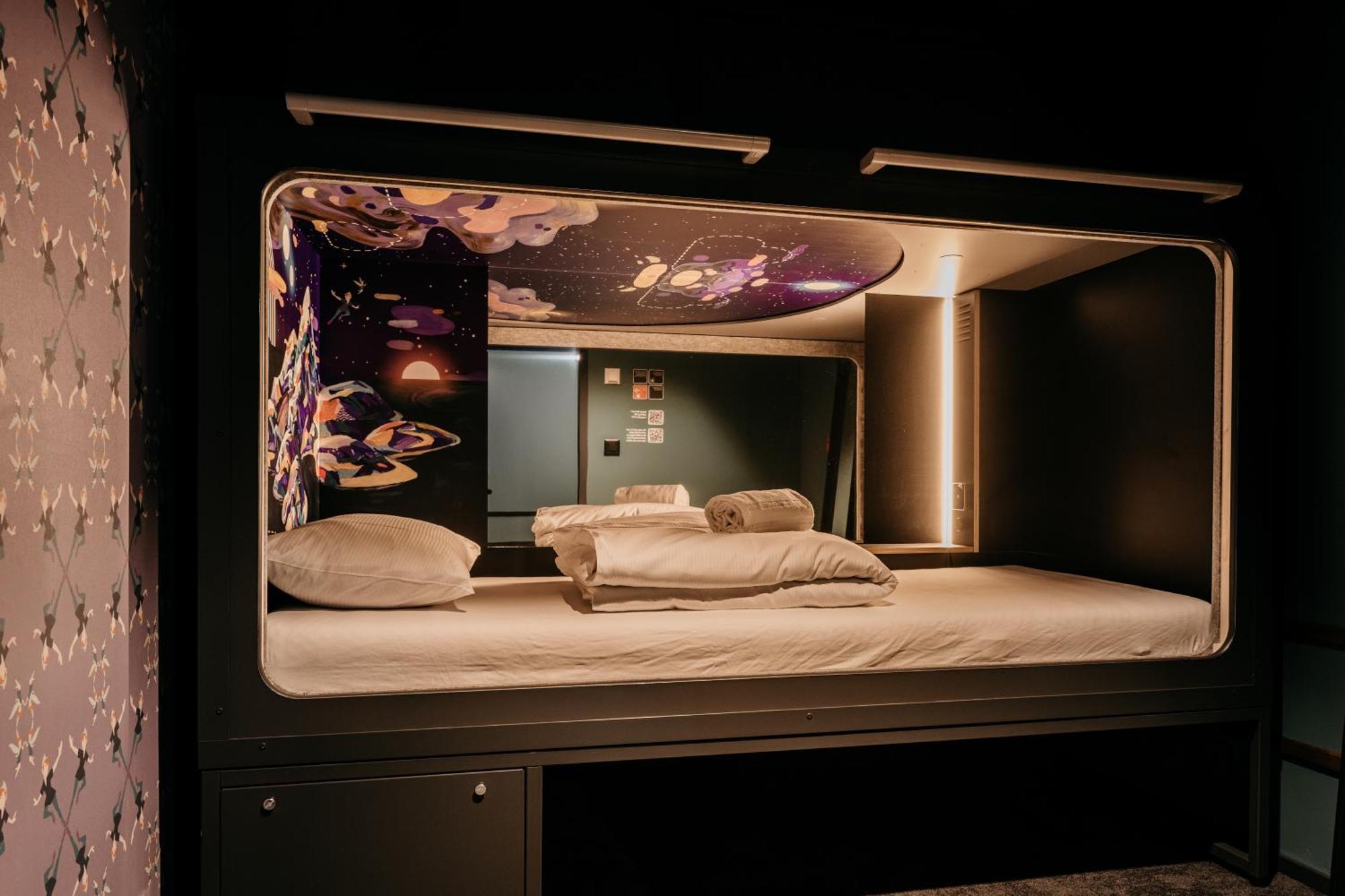 Capsule Hotel - Lucerne Old Town Eksteriør billede