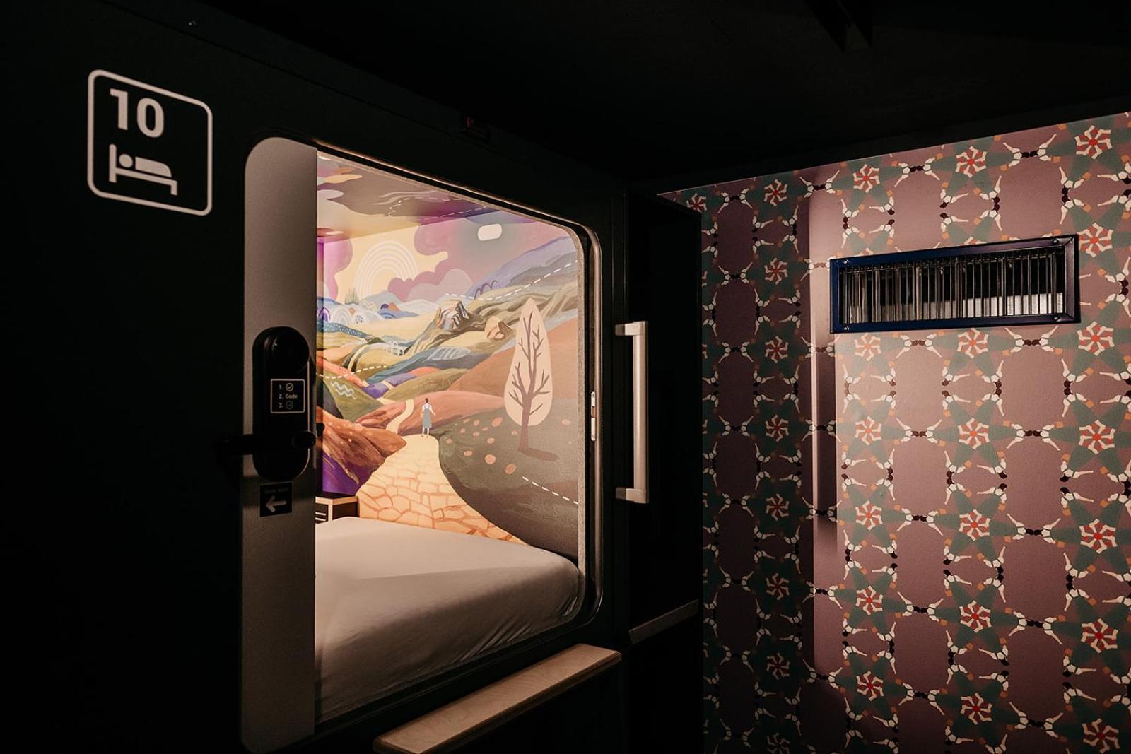 Capsule Hotel - Lucerne Old Town Eksteriør billede